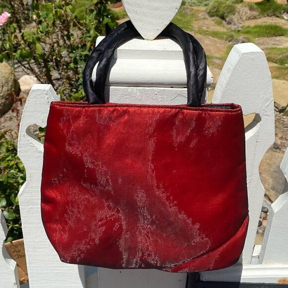 SMALL TOTE BAG/PURSE red w/black netting overlay. Cherry Blossom print. EUC! - Picture 3 of 5